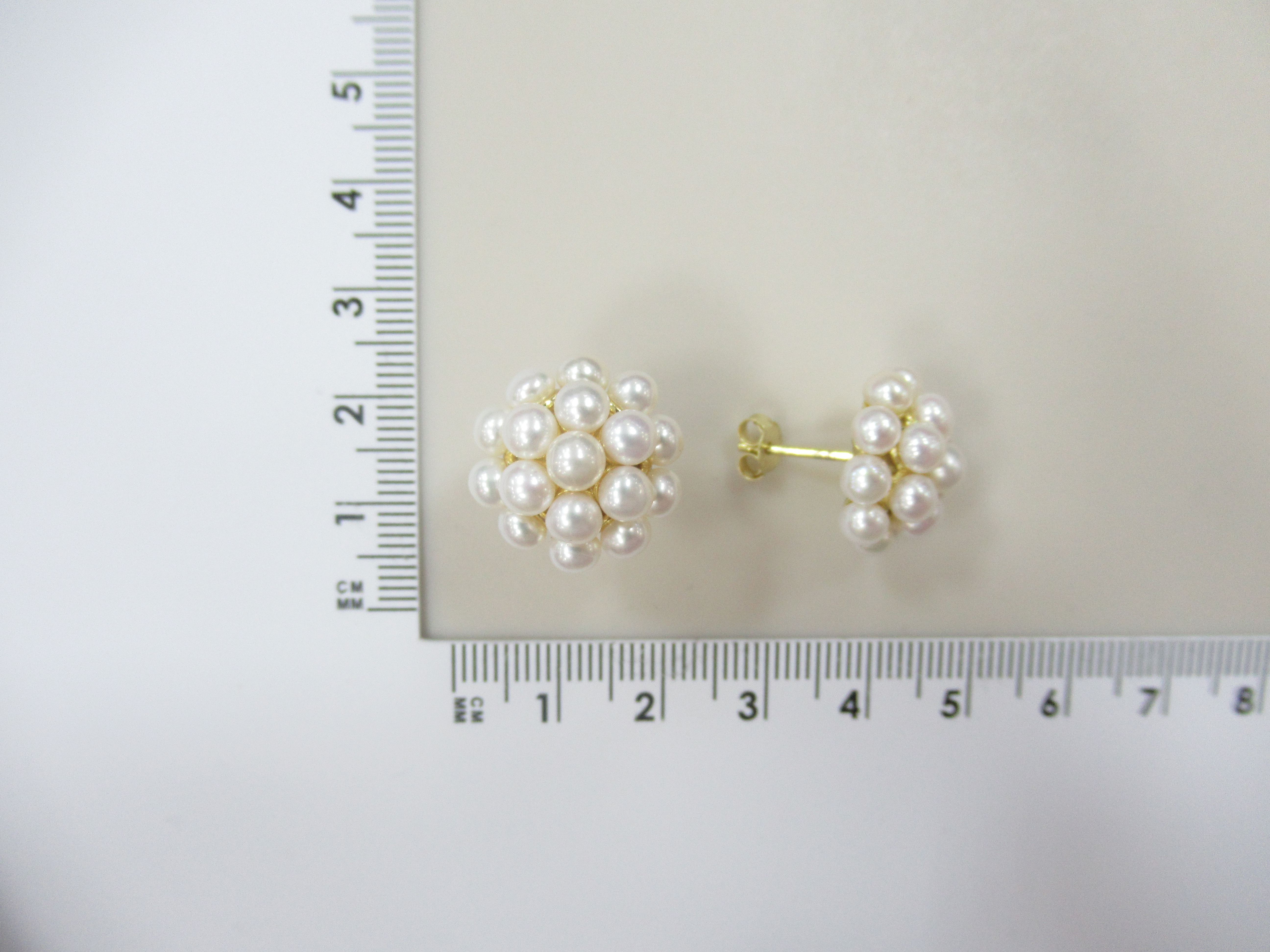 Серебряные серьги-пусеты с жемчугом